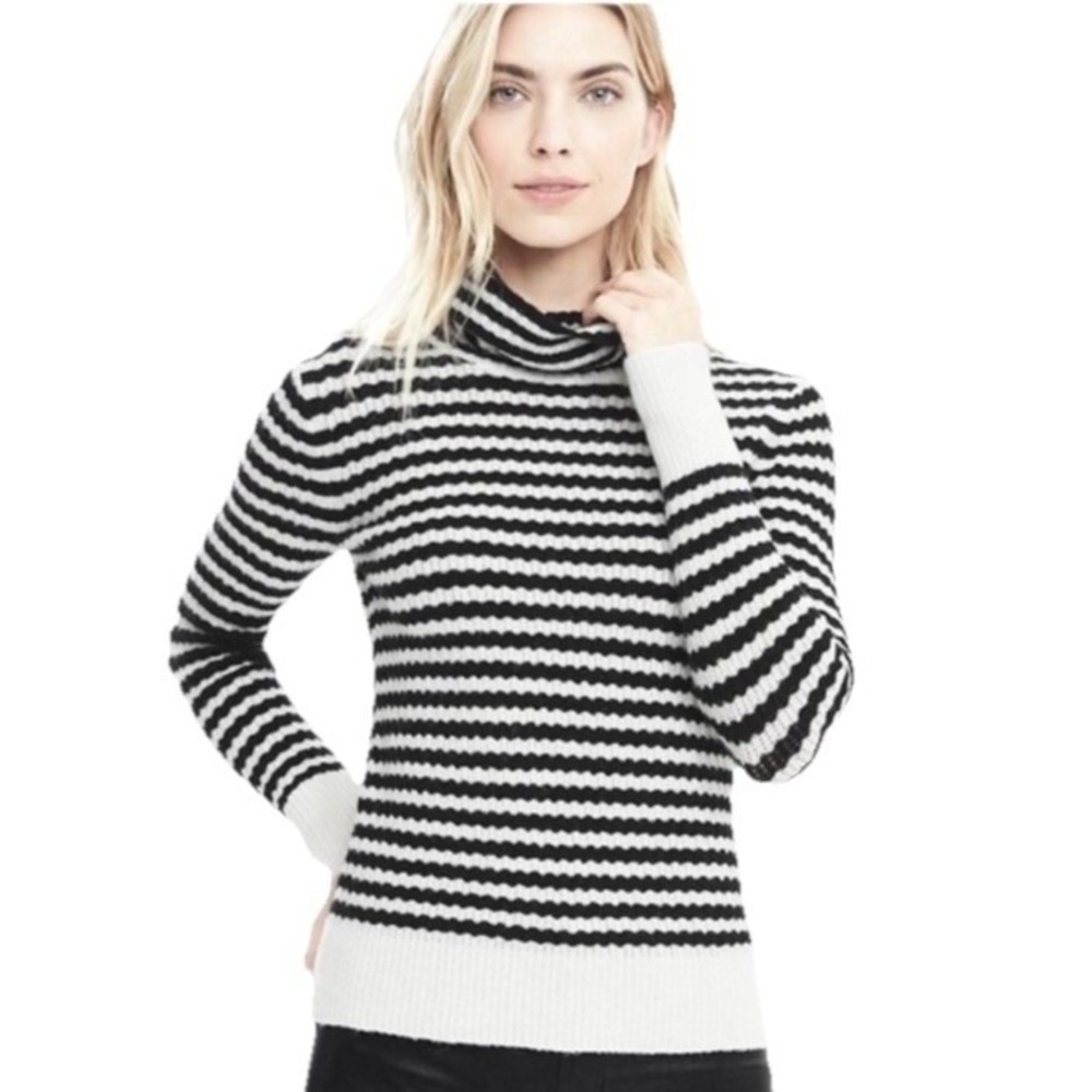 Banana Republic Black & White Filpucci Wool Alapaca Blend Turtleneck Sweater M